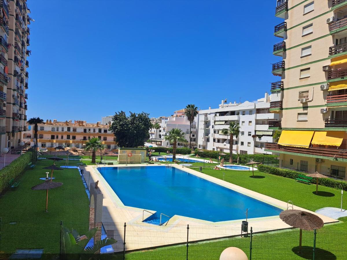 Naciones Yellow Sun Apartment *