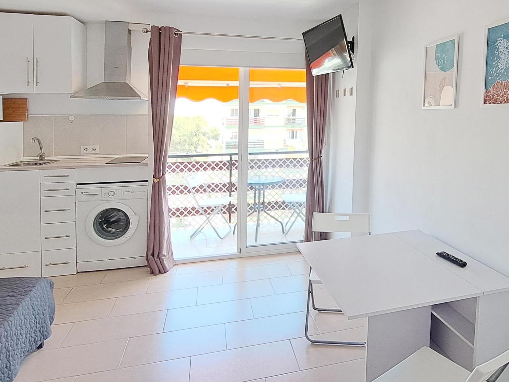 Naciones Yellow Sun Apartment *
